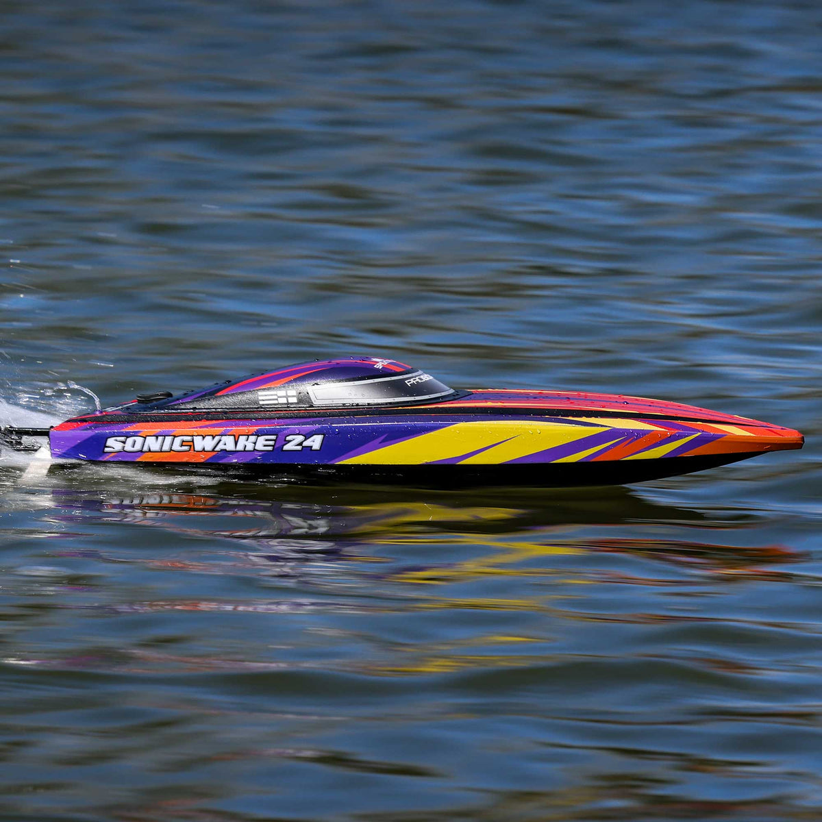 PRO BOAT - Sonicwake 24in Self-Righting Brushless Deep-V RTR (Battery & Charger Included), Red (PRB-1992T1)