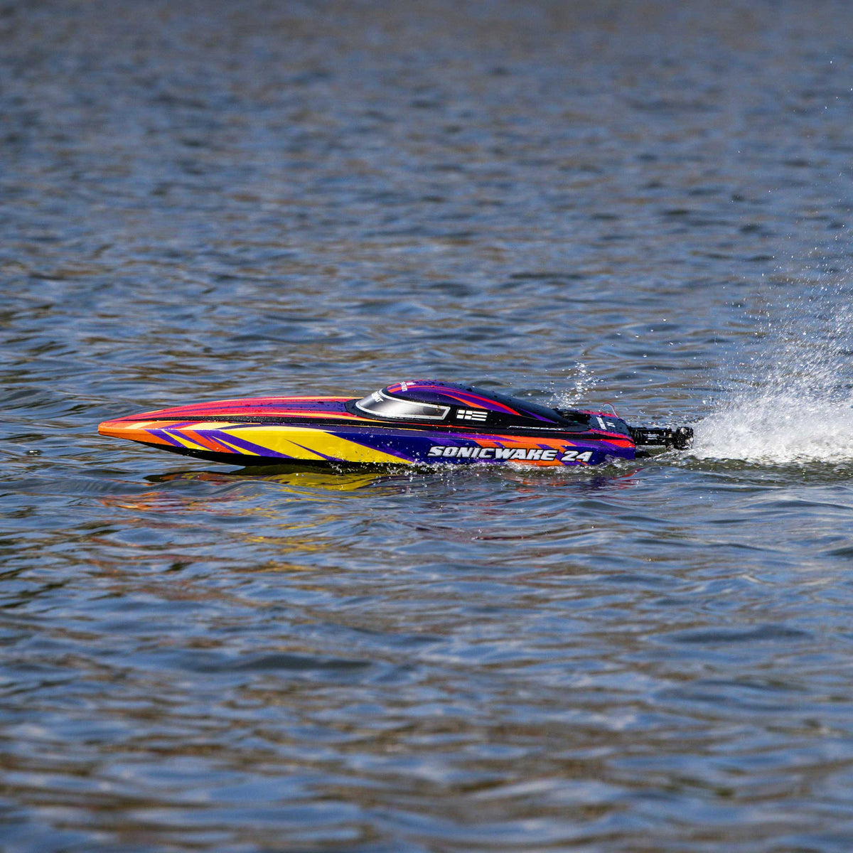 PRO BOAT - Sonicwake 24in Self-Righting Brushless Deep-V RTR (Battery & Charger Included), Red (PRB-1992T1)