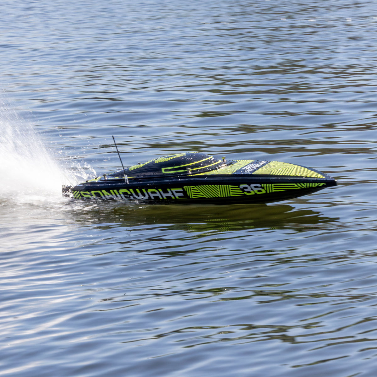 PRO BOAT - Sonicwake 36in V3 8S Self-Righting Brushless Deep-V RTR, Black/Green (PRB-2171T1)
