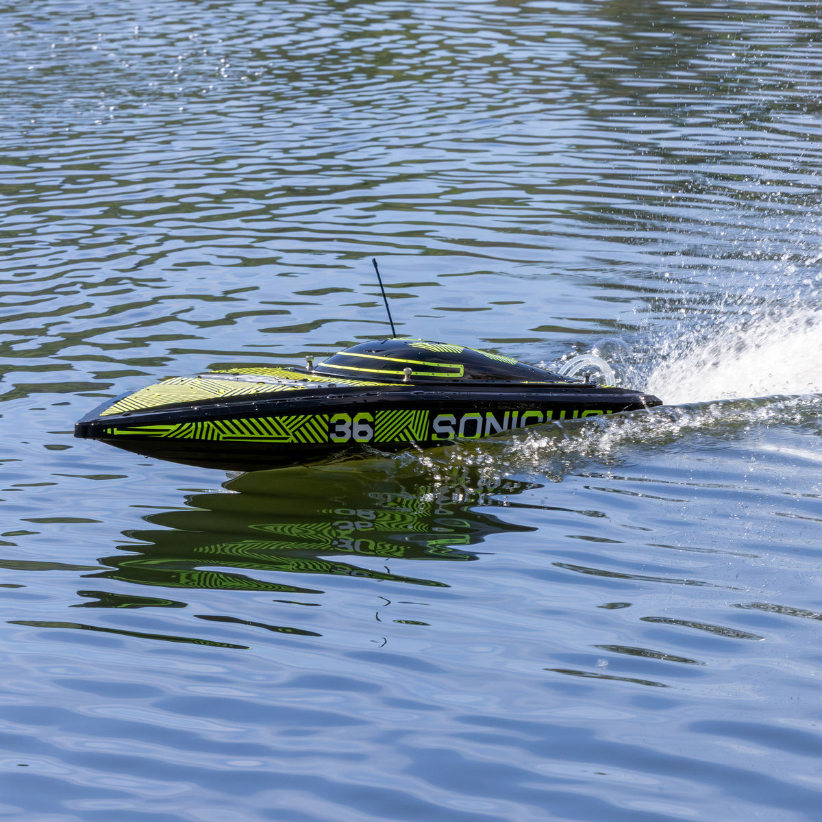 PRO BOAT - Sonicwake 36in V3 8S Self-Righting Brushless Deep-V RTR, Black/Green (PRB-2171T1)